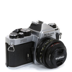 Nikon FE2 + Voigtlander F 40mm f2 SL Ultron SET